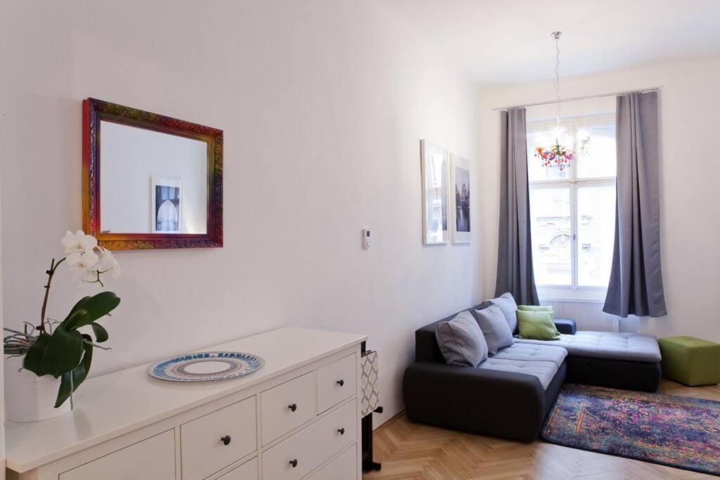 Prague Center Apartment With Fireplace Buitenkant foto